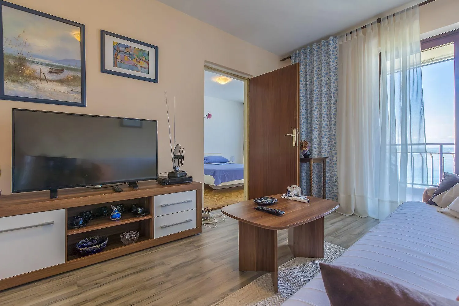 Charmantes Apartment Nur 300 Meter Zum Strand Mit Meerblick, Waschmaschine, Wifi Crikvenica
